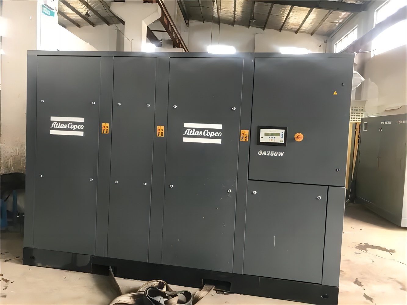 阿特拉斯GA系列螺桿壓縮機(jī)參數(shù)及優(yōu)勢(shì)(圖1) 阿特拉斯GA系列螺桿壓縮機(jī)參數(shù)及優(yōu)勢(shì)(圖1)